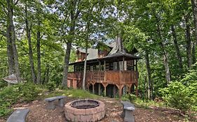 Gatlinburg Escape With Hot Tub, Deck And Mtn View