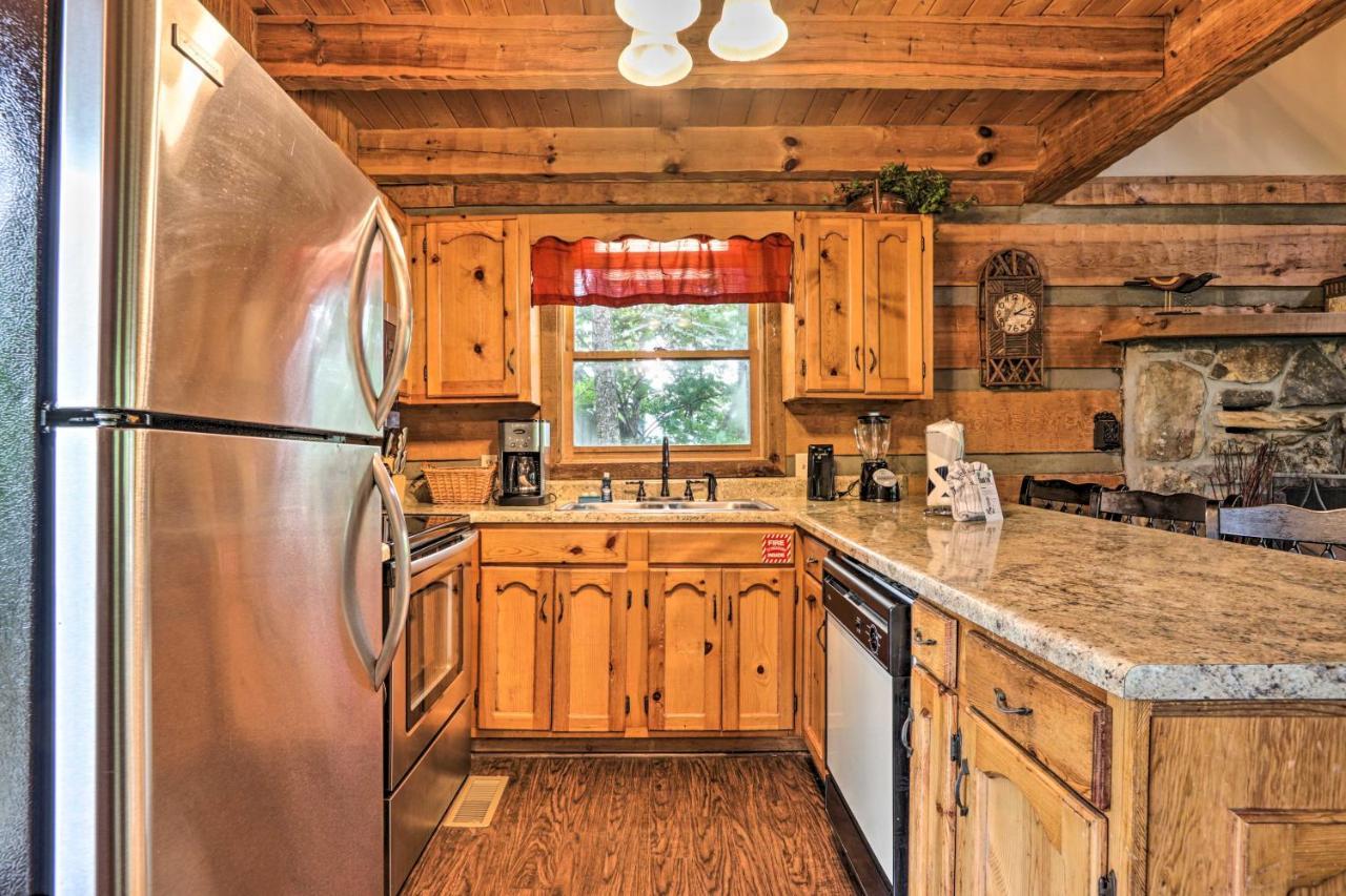 Gatlinburg Escape With Hot Tub, Deck And Mtn View Exterior photo