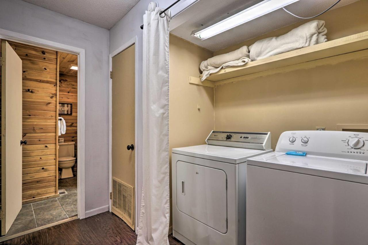 Gatlinburg Escape With Hot Tub, Deck And Mtn View Exterior photo