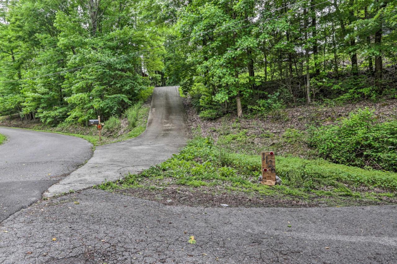 Gatlinburg Escape With Hot Tub, Deck And Mtn View Exterior photo