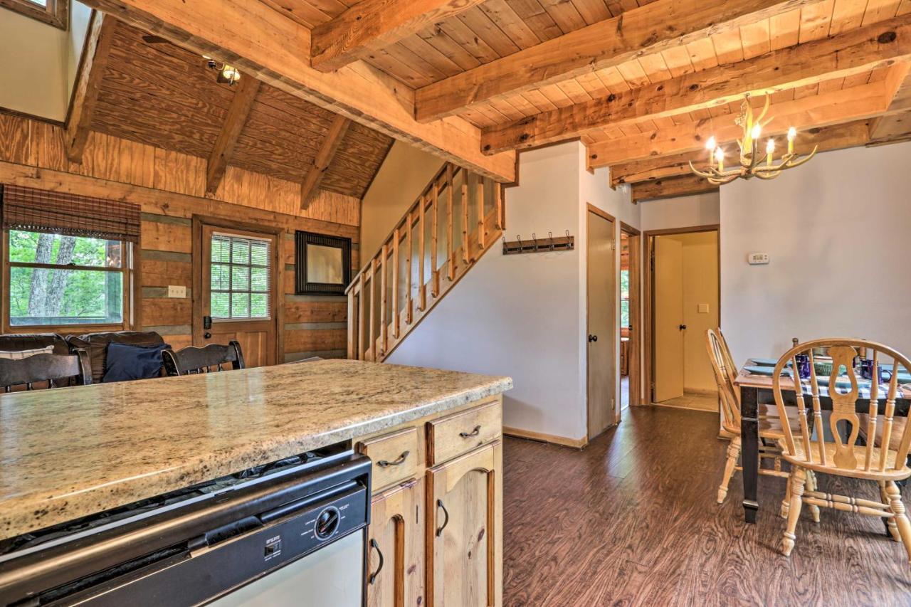 Gatlinburg Escape With Hot Tub, Deck And Mtn View Exterior photo