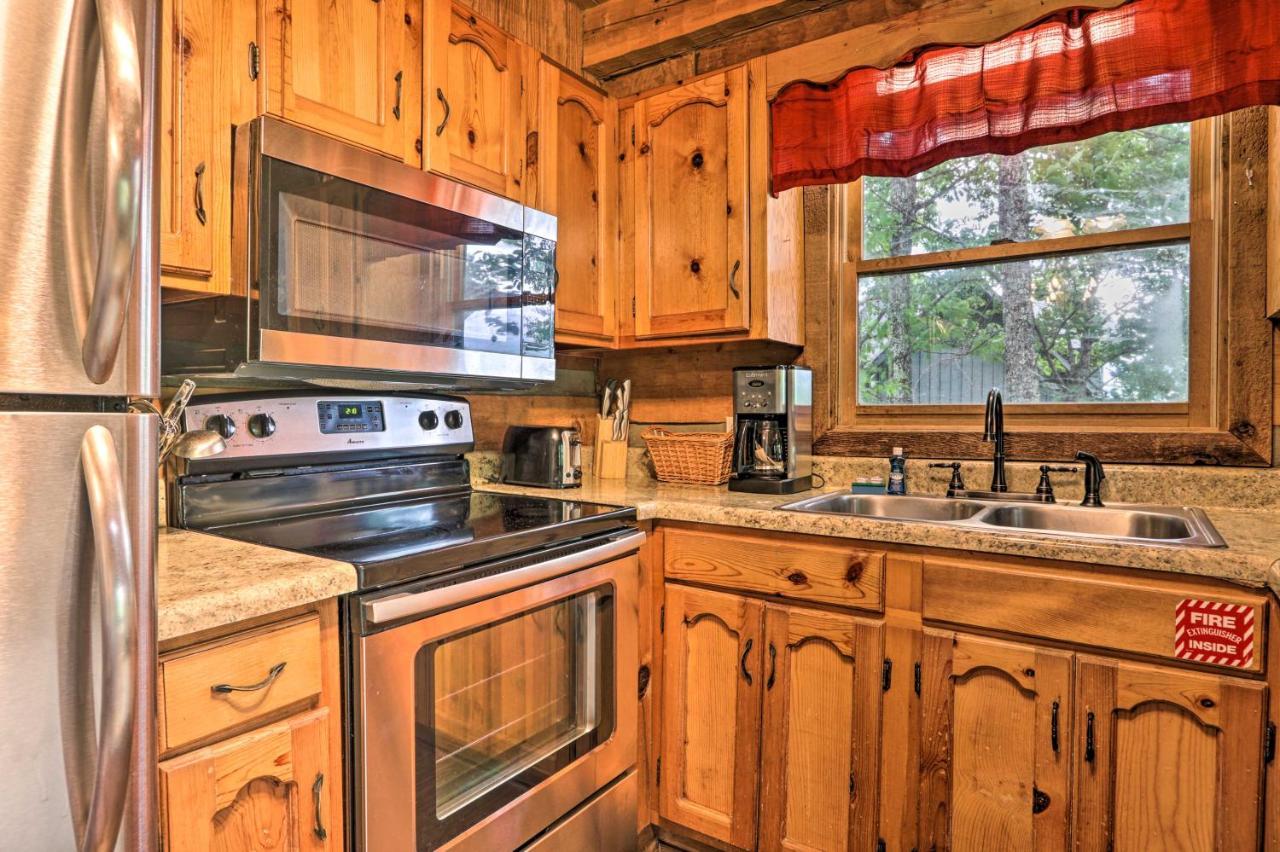 Gatlinburg Escape With Hot Tub, Deck And Mtn View Exterior photo