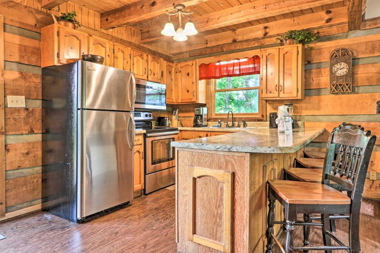 Gatlinburg Escape With Hot Tub, Deck And Mtn View Exterior photo
