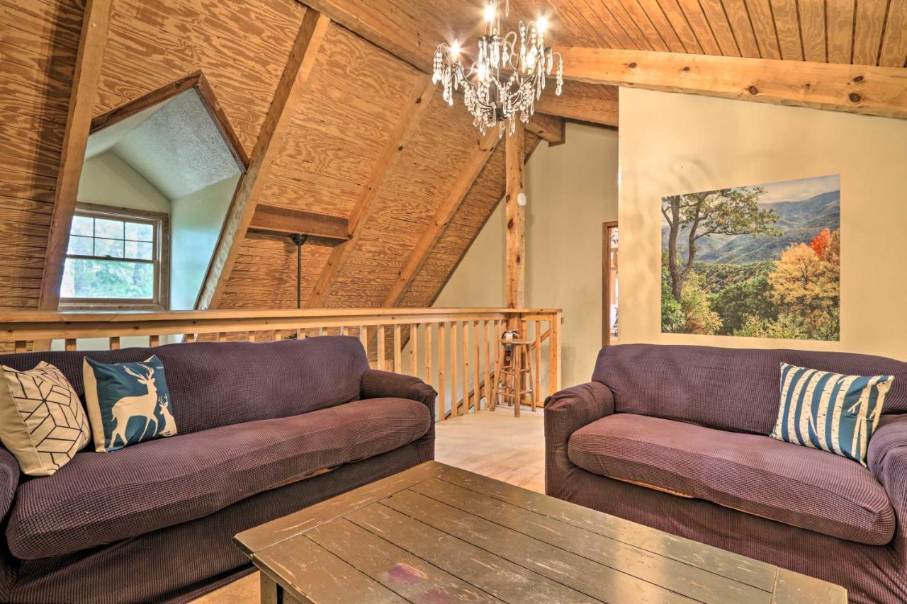 Gatlinburg Escape With Hot Tub, Deck And Mtn View Exterior photo
